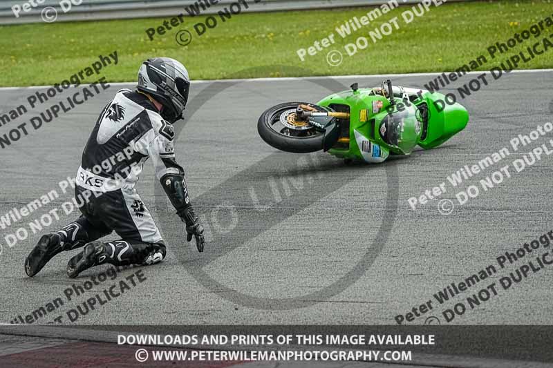 donington no limits trackday;donington park photographs;donington trackday photographs;no limits trackdays;peter wileman photography;trackday digital images;trackday photos